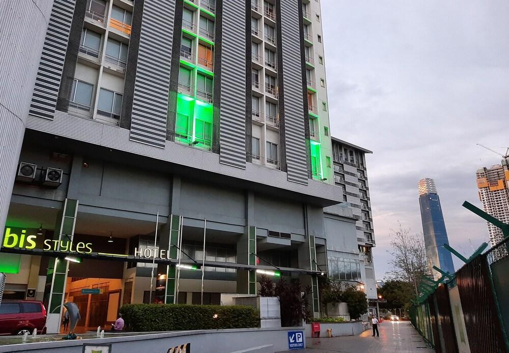 Hotel Ibis Styles Kuala Lumpur Fraser Business Park Exterior foto